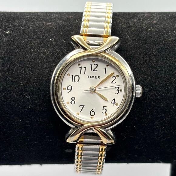Vintage Silver & Gold Timex Watch - Picture 2 of 4